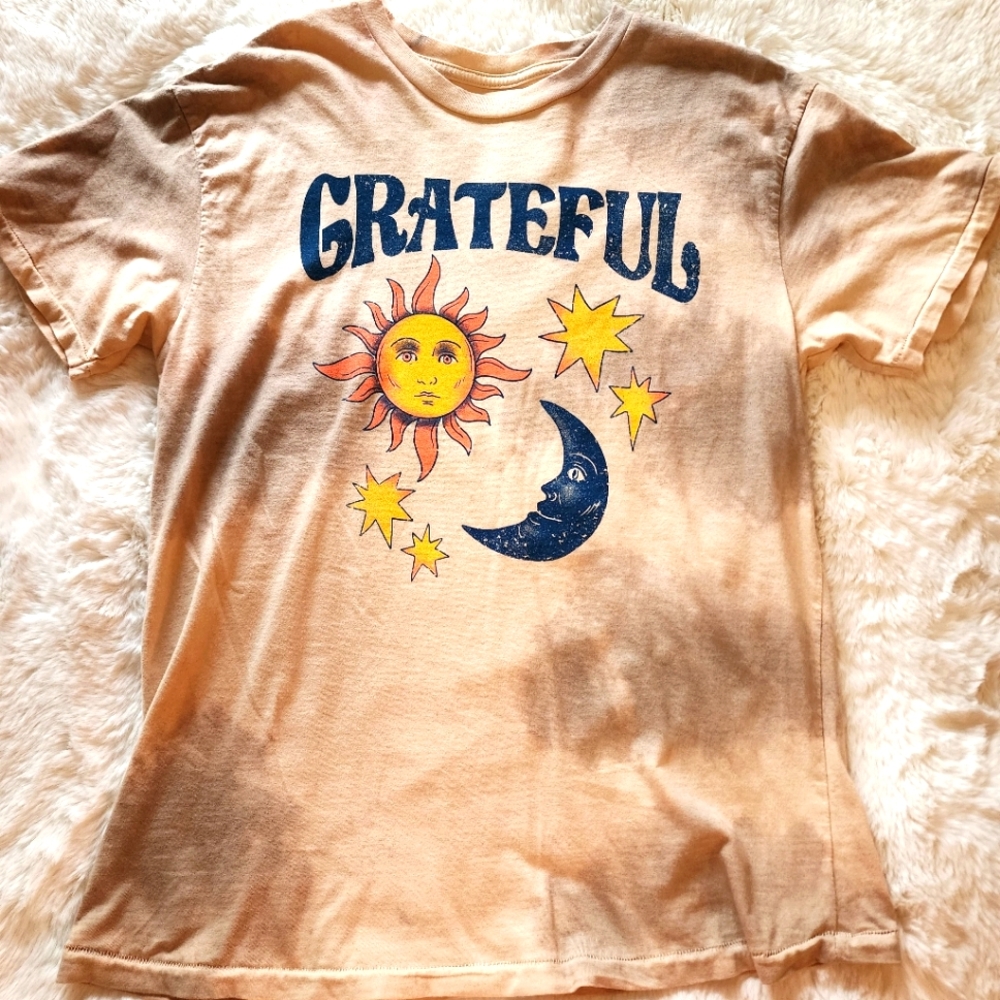 Mighty Fine Grateful Graphic Tshirt/Size Small